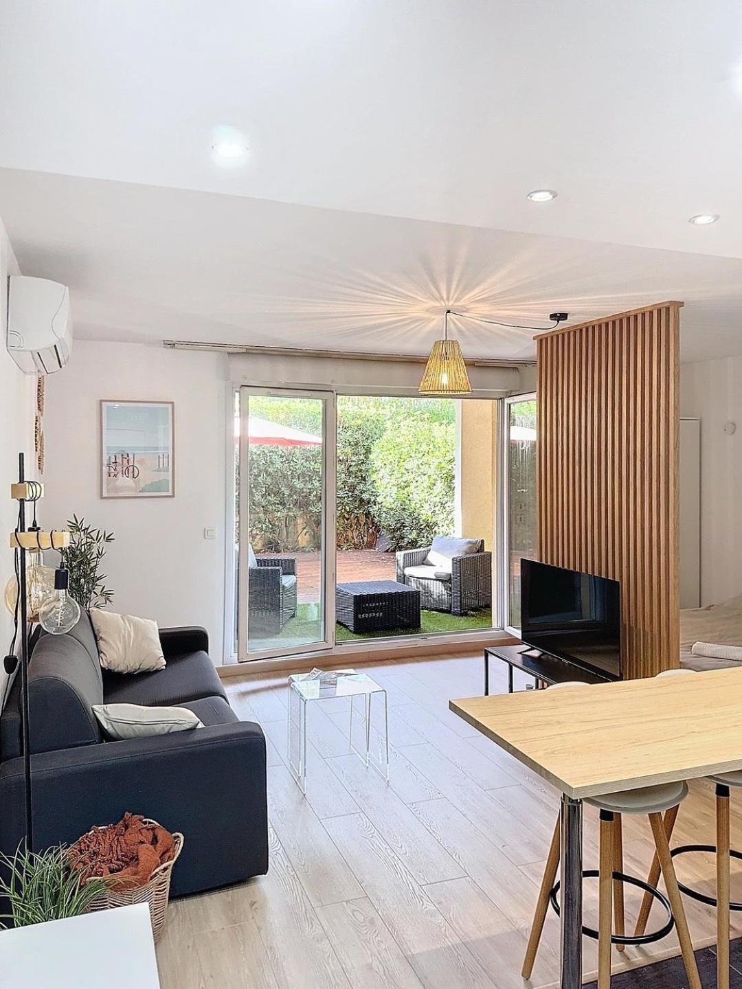 Apartment Avec Grande Terrasse